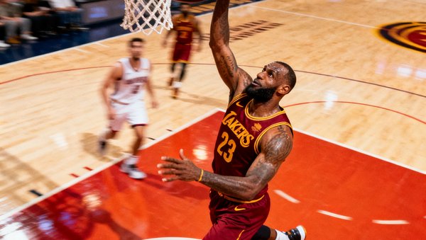 NBA詹姆斯单骑闯关个人高光剪辑,包含战斧劈扣